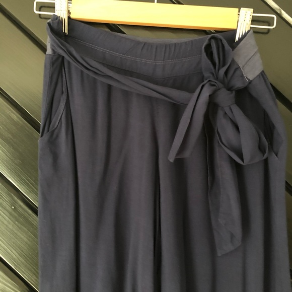 Splendid Wide Led Navy Rayon Pants - Picture 2 of 2